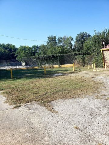 3022 Lagow Street, Dallas, TX 75210