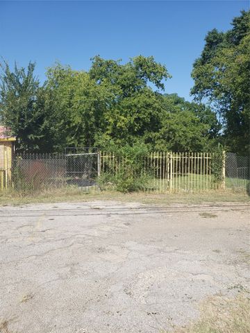 3022 Lagow Street, Dallas, TX 75210