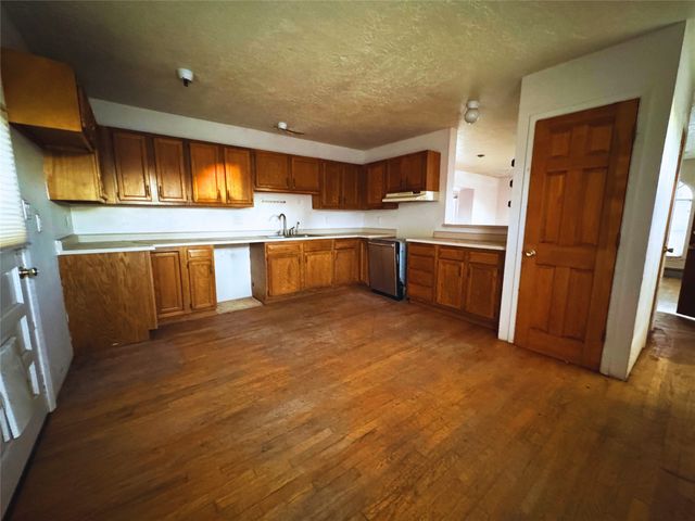 2 Siri Singh Sahib Lane, Espanola, NM 87532