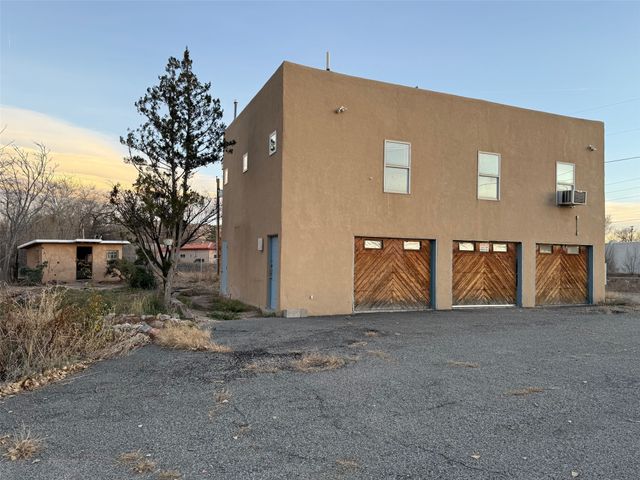 2 Siri Singh Sahib Lane, Espanola, NM 87532