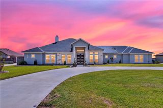 2234 Loxley Dr, Corpus Christi, TX 78415