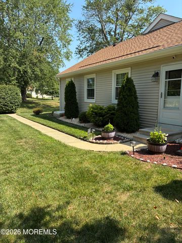 112 Pilatus Platz D, Freehold, NJ 07728