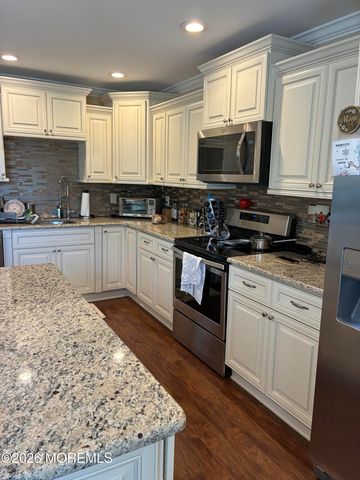 112 Pilatus Platz D, Freehold, NJ 07728