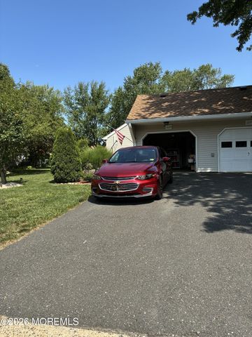 112 Pilatus Platz D, Freehold, NJ 07728