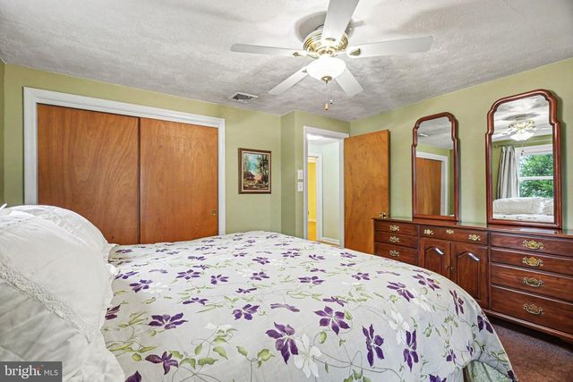 1811 AMITY DR, Lancaster, PA 17601