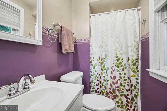 1811 AMITY DR, Lancaster, PA 17601