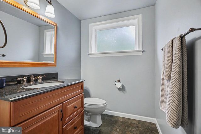 1811 AMITY DR, Lancaster, PA 17601
