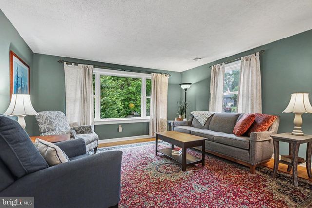 1811 AMITY DR, Lancaster, PA 17601