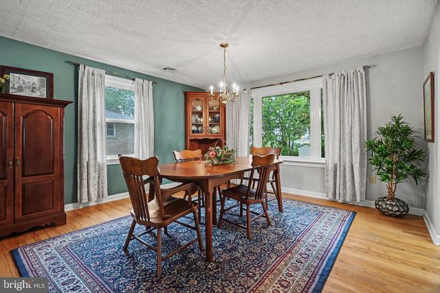 1811 AMITY DR, Lancaster, PA 17601