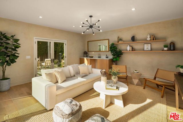 8817 Ashcroft Avenue, West Hollywood, CA 90048