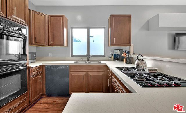 1821 S Sycamore Avenue, Los Angeles, CA 90019