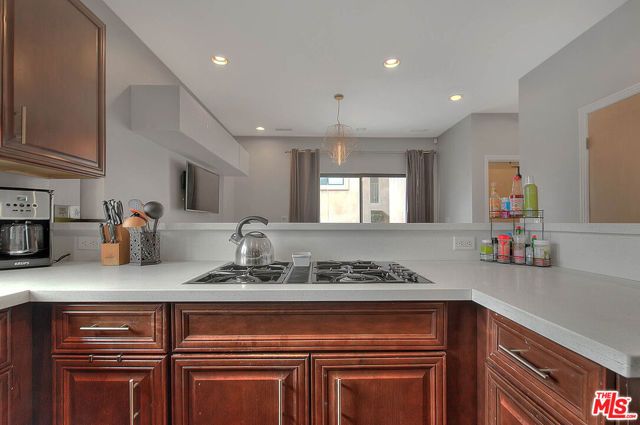 1821 S Sycamore Avenue, Los Angeles, CA 90019