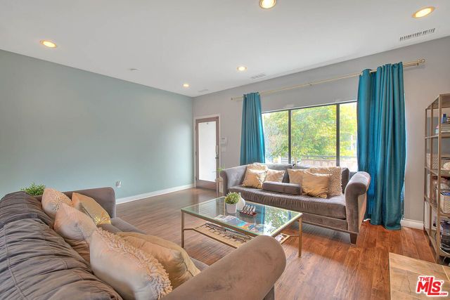1821 S Sycamore Avenue, Los Angeles, CA 90019
