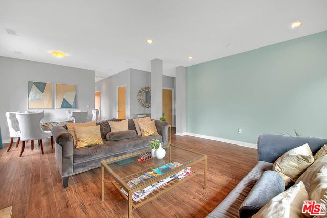 1821 S Sycamore Avenue, Los Angeles, CA 90019