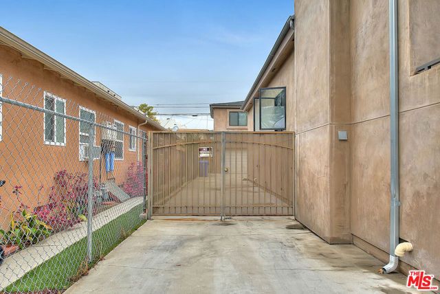 1821 S Sycamore Avenue, Los Angeles, CA 90019