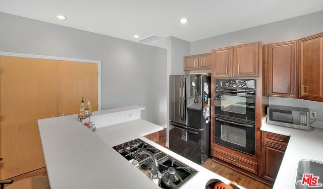 1821 S Sycamore Avenue, Los Angeles, CA 90019