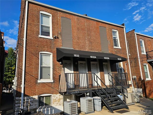 1832 Russell Boulevard, St Louis, MO 63104