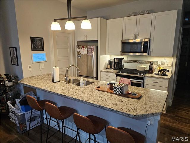 1832 Russell Boulevard, St Louis, MO 63104