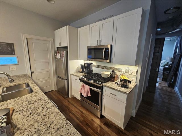 1832 Russell Boulevard, St Louis, MO 63104