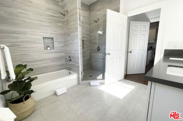 3218 W 27th Street, Los Angeles, CA 90018