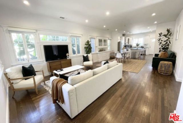 3218 W 27th Street, Los Angeles, CA 90018