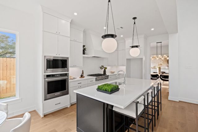 9603 Carousel Lane, Houston, TX 77080