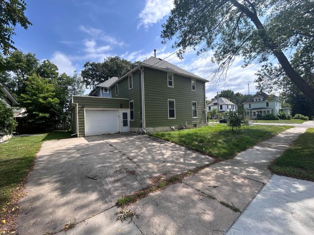 903 1st Street SE, Rochester, MN 55904
