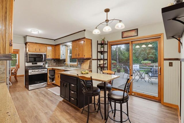10257 W Spring Green ROAD, Greenfield, WI 53228