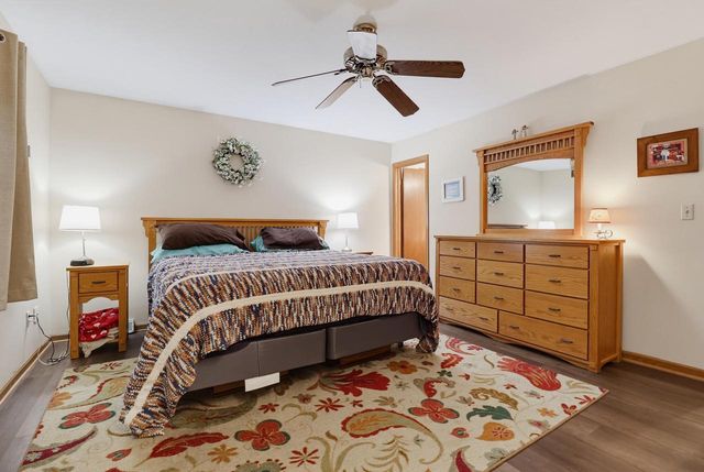 10257 W Spring Green ROAD, Greenfield, WI 53228