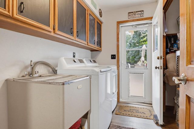 10257 W Spring Green ROAD, Greenfield, WI 53228