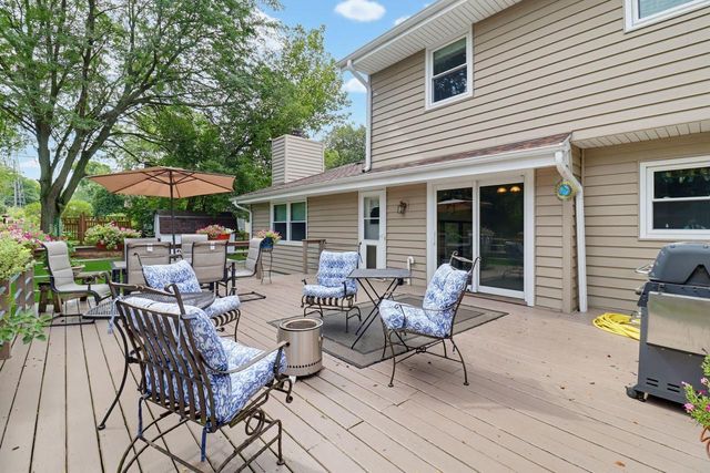 10257 W Spring Green ROAD, Greenfield, WI 53228