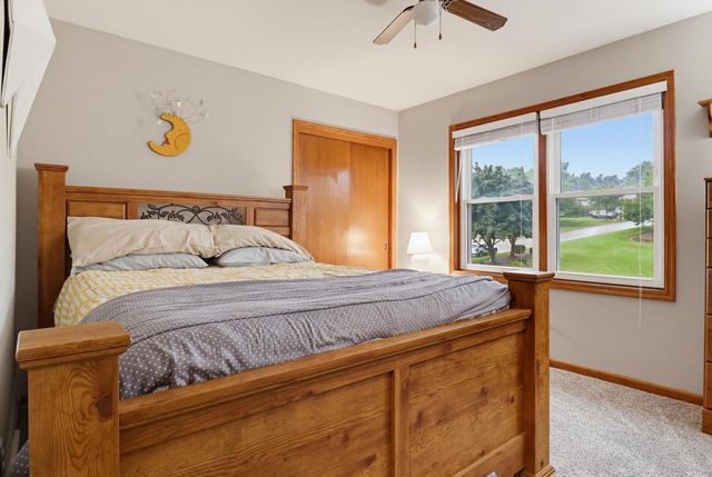 10257 W Spring Green ROAD, Greenfield, WI 53228