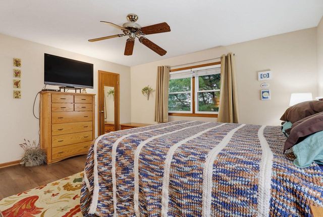 10257 W Spring Green ROAD, Greenfield, WI 53228