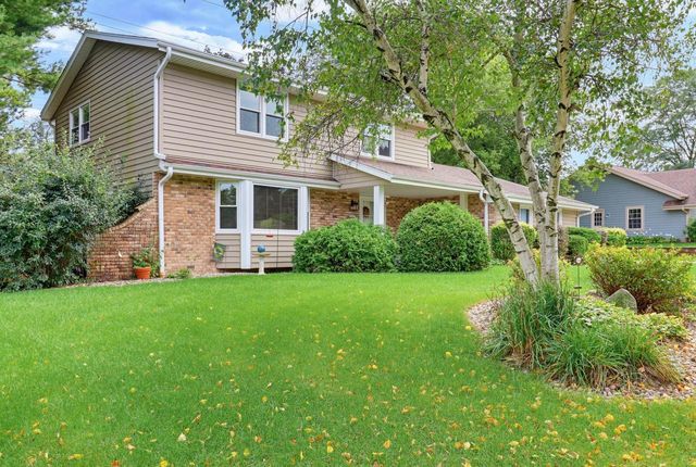 10257 W Spring Green ROAD, Greenfield, WI 53228