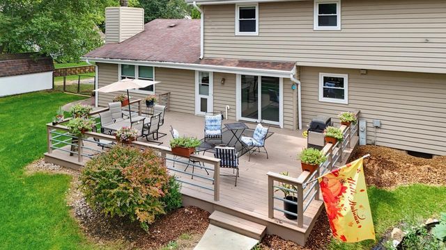 10257 W Spring Green ROAD, Greenfield, WI 53228