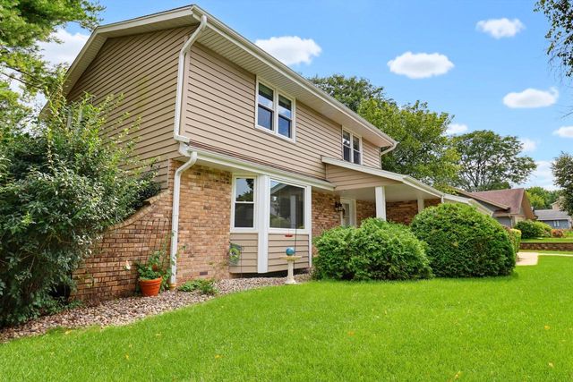 10257 W Spring Green ROAD, Greenfield, WI 53228