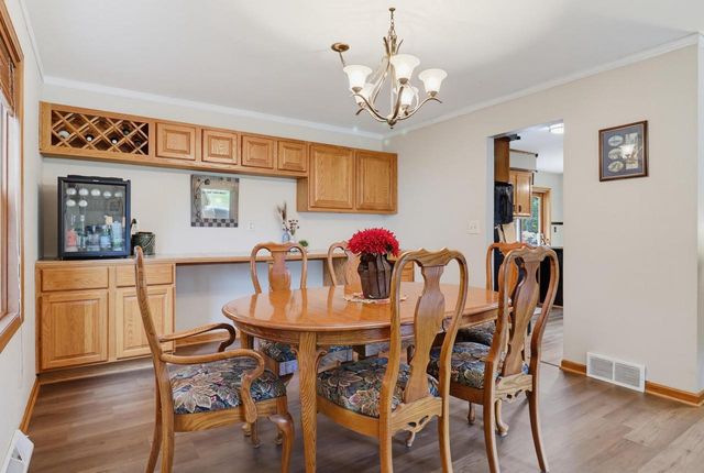 10257 W Spring Green ROAD, Greenfield, WI 53228