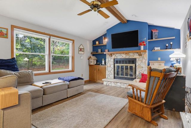 10257 W Spring Green ROAD, Greenfield, WI 53228