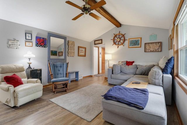 10257 W Spring Green ROAD, Greenfield, WI 53228