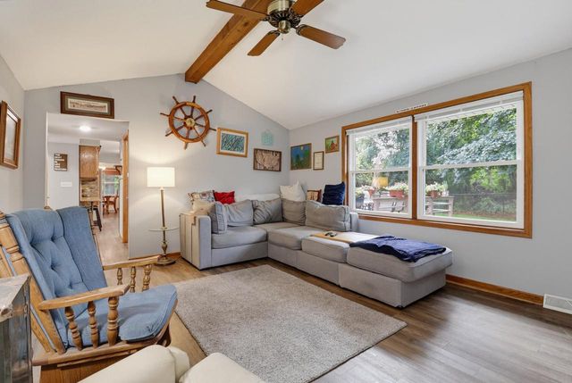 10257 W Spring Green ROAD, Greenfield, WI 53228