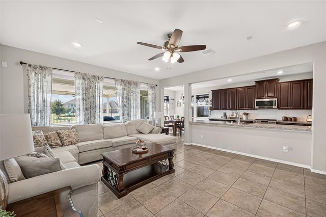 6111 Wayne Way, Rosenberg, TX 77471