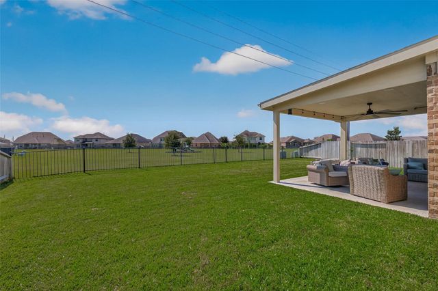 6111 Wayne Way, Rosenberg, TX 77471