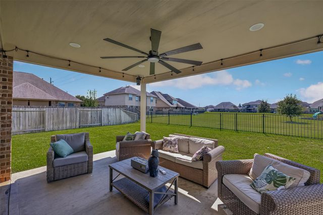 6111 Wayne Way, Rosenberg, TX 77471