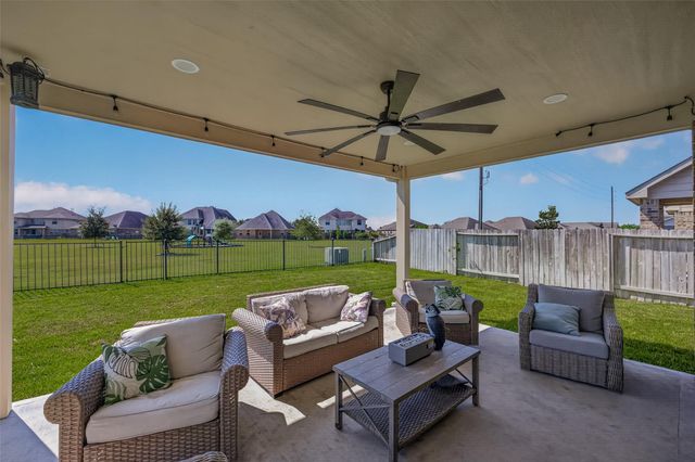 6111 Wayne Way, Rosenberg, TX 77471