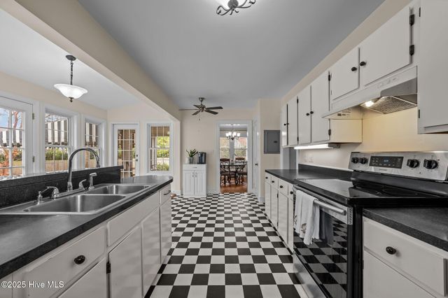 3342 N Contentnea Street, Farmville, NC 27828