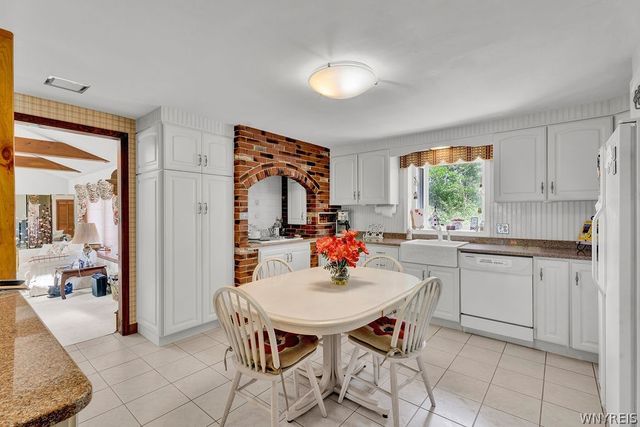 6163 Campbell Boulevard, Pendleton, NY 14094