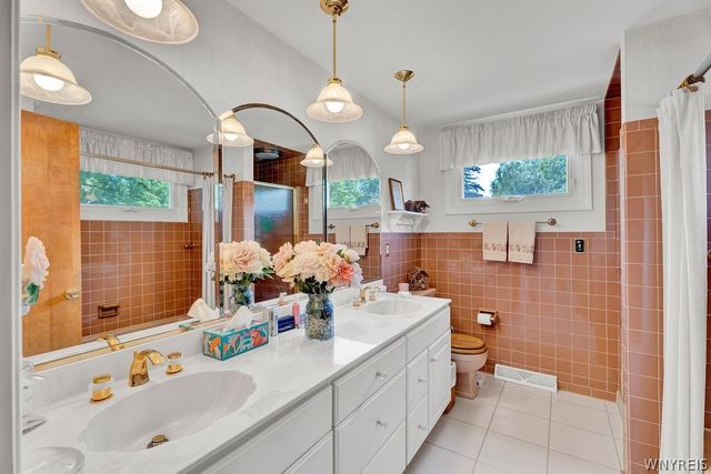 6163 Campbell Boulevard, Pendleton, NY 14094
