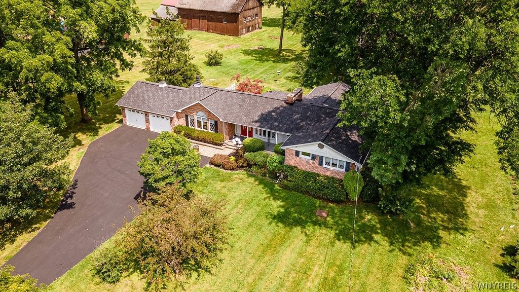 6163 Campbell Boulevard, Pendleton, NY 14094