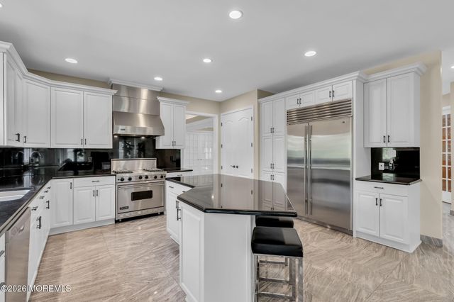 14 Diamond Hill Road, Marlboro, NJ 07746