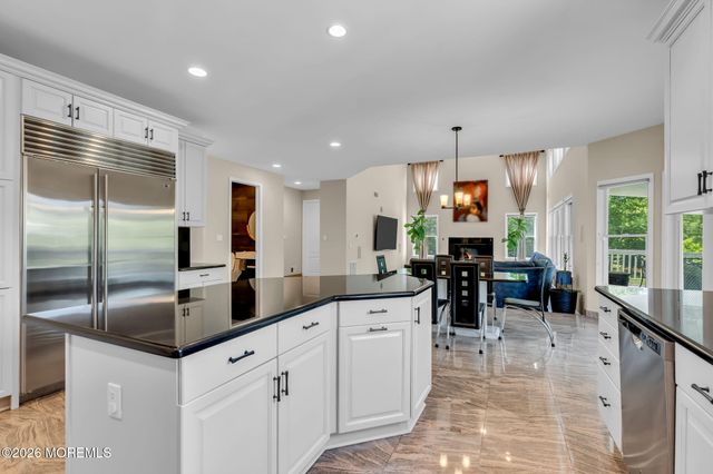 14 Diamond Hill Road, Marlboro, NJ 07746